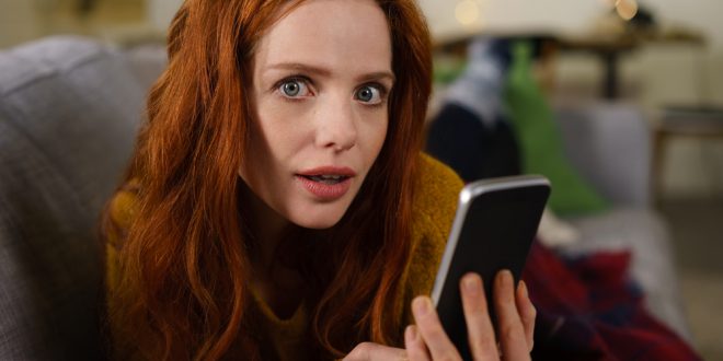 İzleniyorsunuz Güvende Değilsiniz Mobil Uygulamalar Google Appsde Dahil Sizi İzliyor, Ses Kaydediyor ve Bunları Reklam Göstermek İçin Kullanıyor